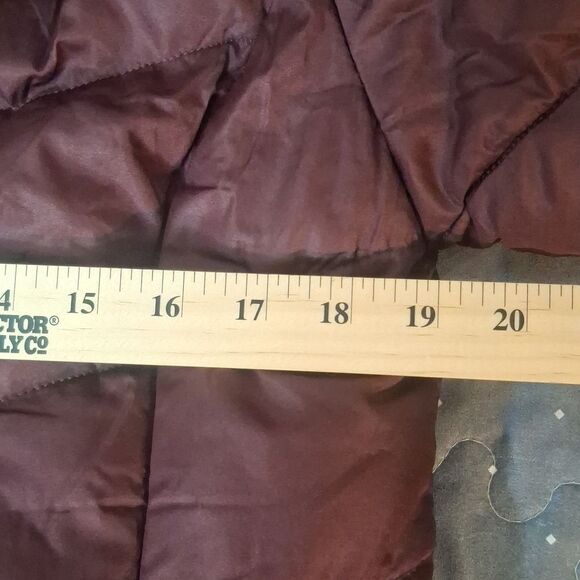 Big Chill Women's Deep Maroon Puffer Jacket size medium - Picture 5 of 6